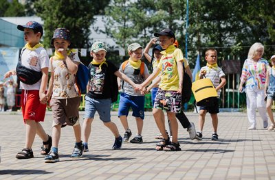 Відпочинуть майже 10 тис. дітей. На Дніпропетровщині запрацювали пришкільні табори Відпочинуть майже 10 тис. дітей. На Дніпропетровщині запрацювали пришкільні табори