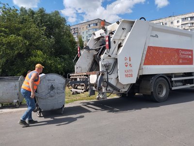У Полтаві не вистачає вантажників та водіїв сміттєвозів У Полтаві не вистачає вантажників та водіїв сміттєвозів