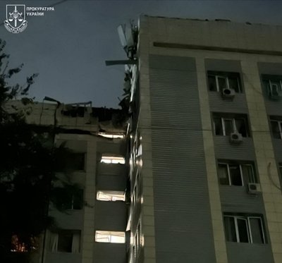Пошкоджені лікарня, гімназія та будинки: прокуратура розслідує атаку РФ на Одещину Пошкоджені лікарня, гімназія та будинки: прокуратура розслідує атаку РФ на Одещину