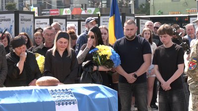 З військовими Павлом Поліщуком та Володимиром Цекларем попрощалися у Рівному З військовими Павлом Поліщуком та Володимиром Цекларем попрощалися у Рівному