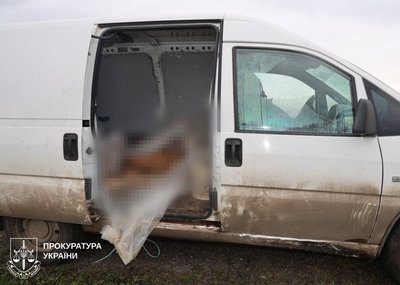 Житель Харківщини півтора року зберігав тіло вбитої тещі у сараї, його затримали, коли він намагався перевезти тіло, кажуть у поліції Житель Харківщини півтора року зберігав тіло вбитої тещі у сараї, його затримали, коли він намагався перевезти тіло, кажуть у поліції