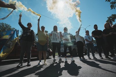 У Харкові відбувся автопробіг до Дня пам'яті загиблих захисників і захисниць 3 У Харкові відбувся автопробіг до Дня пам'яті загиблих захисників і захисниць 3