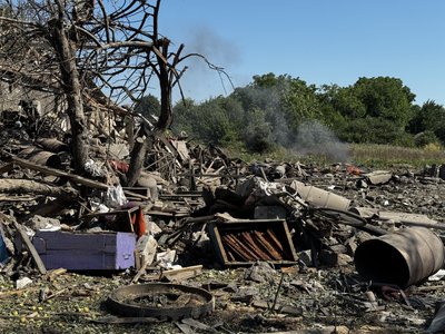 "Дивом вцілили, але стали бомжами". Розповіді жителів Олександрівки після ударів семи бомб