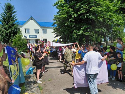 Захисник з Вишевицької громади на Житомирщині Артем Тищенко повернувся додому після трьох років полону Захисник з Вишевицької громади на Житомирщині Артем Тищенко повернувся додому після трьох років полону