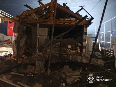 Із зруйнованого будинку евакуювали дітей: наслідки дронової таки на Черкащину Із зруйнованого будинку евакуювали дітей: наслідки дронової таки на Черкащину