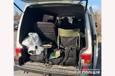 Поліцейські Житомирщини підозрюють жительку Одещини у переправленні військовозобов'язаних через кордон Поліцейські Житомирщини підозрюють жительку Одещини у переправленні військовозобов'язаних через кордон