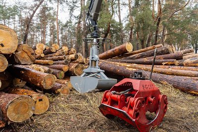 вантажний всюдихід-маніпулятор працює у складі Національної гвардії