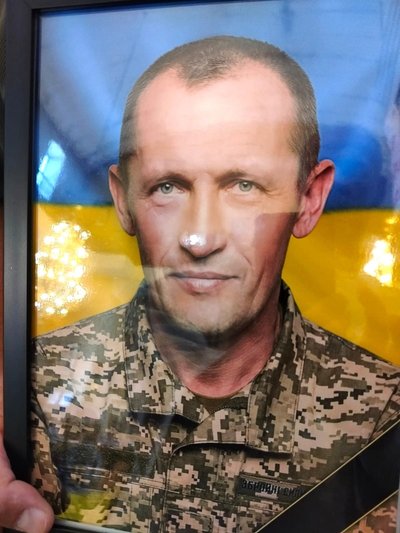 На Полтавщині попрощалися з Артемом Величком та Юрієм Ожгибісовим На Полтавщині попрощалися з Артемом Величком та Юрієм Ожгибісовим