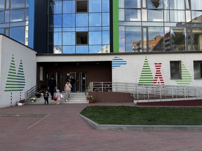 У Сумах ударом РФ пошкоджено дитячий садок У Сумах ударом РФ пошкоджено дитячий садок