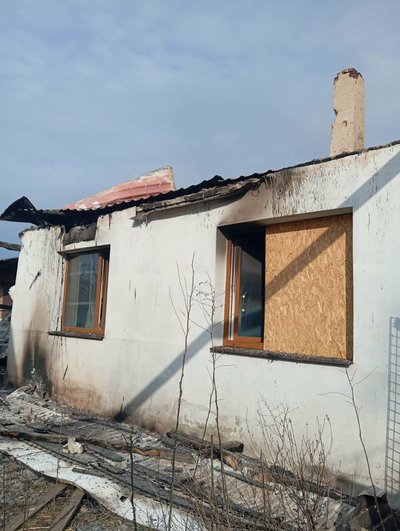 Пошкоджений будинок внаслідок удару РФ по Одноробівці Золочівської громади, 17 квітня 2026 року