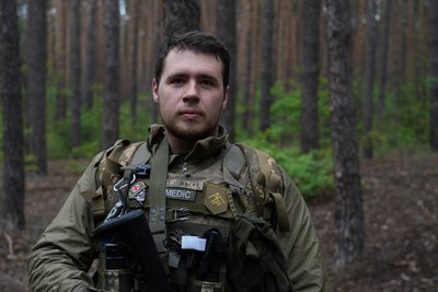 Як бійці бригади НГУ "Хартія" відточують алгоритм надання першої допомоги під час штурму Як бійці бригади НГУ "Хартія" відточують алгоритм надання першої допомоги під час штурму