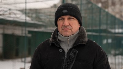 "Морози для них не страшні". Як у Сумах рятували лебедів "Морози для них не страшні". Як у Сумах рятували лебедів