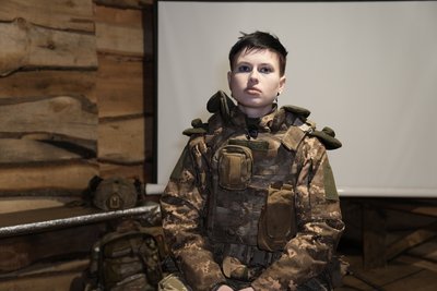 "У 17 — окопи, у 18 — бойові": історія дівчини, яка боронить Україну з 18 років "У 17 — окопи, у 18 — бойові": історія дівчини, яка боронить Україну з 18 років