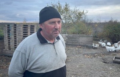 Василь Схаб’юк у своєму господарстві вирощує холмогорські гуси і лавандові качки Василь Схаб’юк у своєму господарстві вирощує холмогорські гуси і лавандові качки