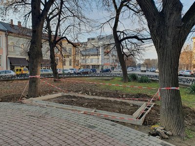 В Ужгороді зареєстрували петицію щодо заборони встановлення модульного туалету поблизу ліцею В Ужгороді зареєстрували петицію щодо заборони встановлення модульного туалету поблизу ліцею