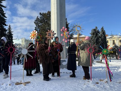Перша Хода звіздарів у Полтаві: як місто відроджує автентичні різдвяні традиції Перша Хода звіздарів у Полтаві: як місто відроджує автентичні різдвяні традиції