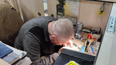 Житомирський годинникар відремонтував понад три мільйони годинників Житомирський годинникар відремонтував понад три мільйони годинників