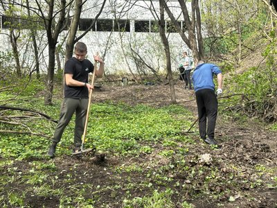 У Полтаві волонтери розчищували Студентський парк імені Дмитра Юденка