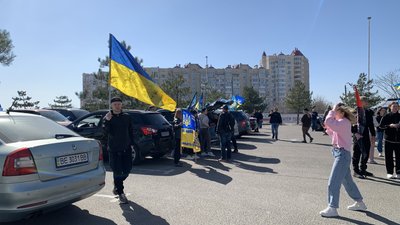 У Миколаєві відбувся автопробіг до Дня українського добровольця