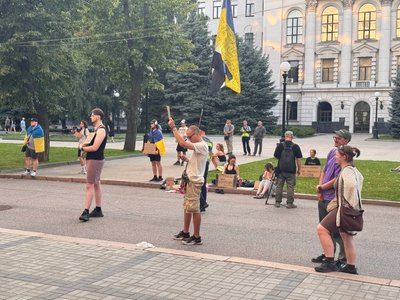 Жителі Дніпрі 20-й день поспіль вийшли на акцію на підтримку Федорова Жителі Дніпрі 20-й день поспіль вийшли на акцію на підтримку Федорова