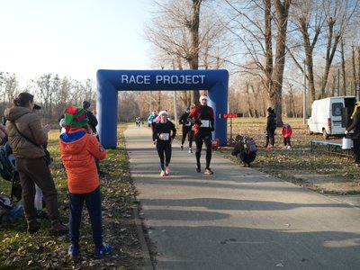"Ти просто не можеш зупинитися". У Сумах відбувся забіг Святого Миколая "Ти просто не можеш зупинитися". У Сумах відбувся забіг Святого Миколая