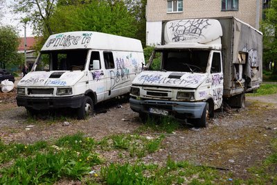 "Мотлох просто вже набрид усім". У дворі багатоповерхівок у Дніпрі утворився автоцвинтар "Мотлох просто вже набрид усім". У дворі багатоповерхівок у Дніпрі утворився автоцвинтар