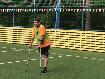 У Житомирі ветерани з ампутаціями грають у футбольній команді "Титани" У Житомирі ветерани з ампутаціями грають у футбольній команді "Титани"