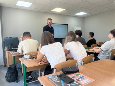 Вчитель на мільйон: історія черкаського педагога Андрія Стецюка про участь у всеукраїнському конкурсі Вчитель на мільйон: історія черкаського педагога Андрія Стецюка про участь у всеукраїнському конкурсі