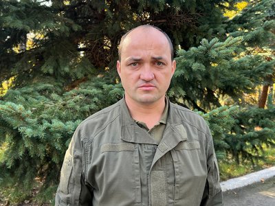 Відновлюють ліс після пожежі. На Дніпропетровщині висадили сіянці червоного дуба та сосни Відновлюють ліс після пожежі. На Дніпропетровщині висадили сіянці червоного дуба та сосни