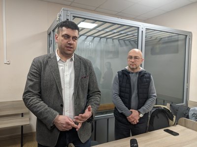 Адвокат та Олександр Лієв у суді Адвокат та Олександр Лієв у суді