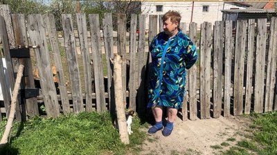 Олена разом зі своєю кішкою Марусею Розкішне Іллінівська громада Донецька область 21 квітня 2025 рік Олена разом зі своєю кішкою Марусею Розкішне Іллінівська громада Донецька область 21 квітня 2025 рік