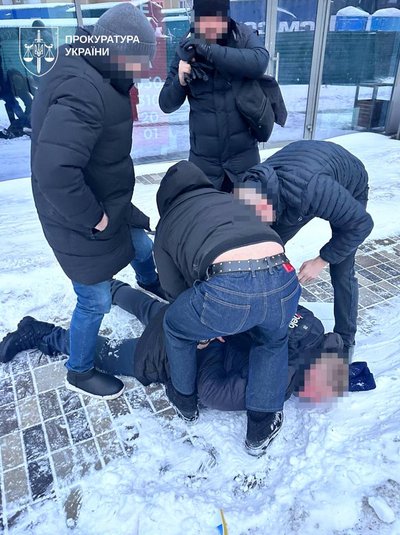 Директора столичного КП затримали за підозрою у вимаганні 1,2 млн грн за угоду з переможцем тендеру Директора столичного КП затримали за підозрою у вимаганні 1,2 млн грн за угоду з переможцем тендеру