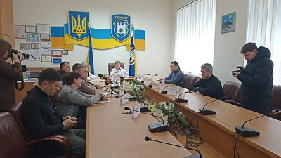 У Житомирі відновлюють теплопостачання у закладах освіти. Будинки містян без тепла У Житомирі відновлюють теплопостачання у закладах освіти. Будинки містян без тепла