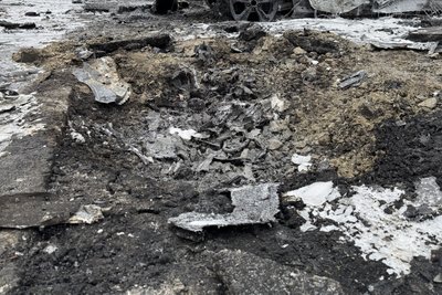 "Почули, що люди кричать": очевидці розповіли про влучання "шахеда" в автостоянку в Сумах "Почули, що люди кричать": очевидці розповіли про влучання "шахеда" в автостоянку в Сумах