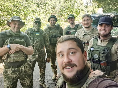 Військові 106 бригади перед виїздом у Балаклію, серпень 2022, Харківщина Військові 106 бригади перед виїздом у Балаклію, серпень 2022, Харківщина
