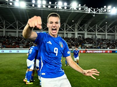 16-річний Франческо Камарда святкує перемогу на юнацькому Євро-2024 16-річний Франческо Камарда святкує перемогу на юнацькому Євро-2024