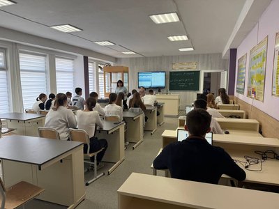 "Дванадцятирічка": як у школі на Черкащині впроваджують реформу "Дванадцятирічка": як у школі на Черкащині впроваджують реформу