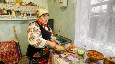 "Як кисіль, тільки більше клопоту": у селі на Чернігівщині готують квашу, яку визнали культурною спадщиною області "Як кисіль, тільки більше клопоту": у селі на Чернігівщині готують квашу, яку визнали культурною спадщиною області