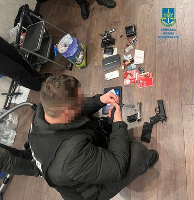 Приїхала в гості, а потрапила у секс-рабство: у Києві 20-річну дівчину примушували до інтиму за гроші Приїхала в гості, а потрапила у секс-рабство: у Києві 20-річну дівчину примушували до інтиму за гроші