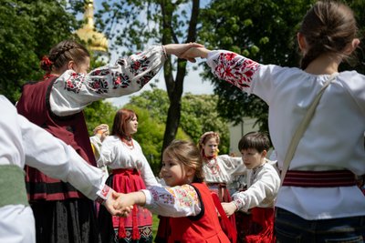 Свято Великодня на території Софійського собору у Києві 5 травня 2024 року Свято Великодня на території Софійського собору у Києві 5 травня 2024 року