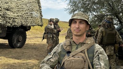 Навчання 46 ОАеМБр військовослужбовець 46-ї окремої аеромобільної бригади ДШВ ЗСУ "Пастор" Донецька область Навчання 46 ОАеМБр військовослужбовець 46-ї окремої аеромобільної бригади ДШВ ЗСУ "Пастор" Донецька область