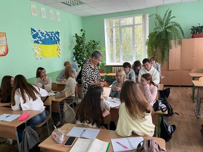 «Одна велика родина»: черкаському ліцею «Перспектива» — 65 років «Одна велика родина»: черкаському ліцею «Перспектива» — 65 років