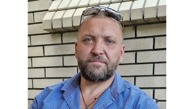 На Чернігівщині попрощалися з двома захисниками: Олегом Бурковським та Дмитром Підлісним На Чернігівщині попрощалися з двома захисниками: Олегом Бурковським та Дмитром Підлісним
