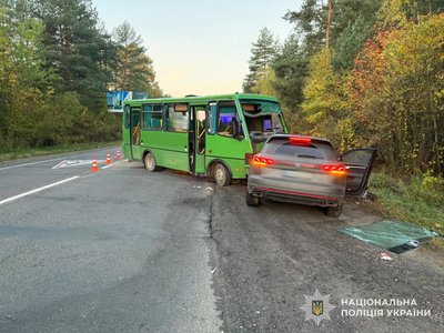 Фото з місця ДТП на трасі «Львів-Краковець» Фото з місця ДТП на трасі «Львів-Краковець»