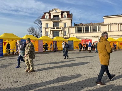 В Ужгороді стартувала акція "16 днів проти насильства" В Ужгороді стартувала акція "16 днів проти насильства"