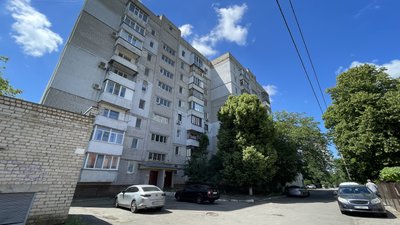 "Немає, де нам сісти": у Миколаєві мешканці будинку просять встановити лавку — голова ОСББ проти "Немає, де нам сісти": у Миколаєві мешканці будинку просять встановити лавку — голова ОСББ проти
