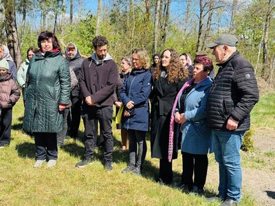 Пам’ятний знак на місці масового розстрілу понад 300 євреїв відкрили на Рівненщині Пам’ятний знак на місці масового розстрілу понад 300 євреїв відкрили на Рівненщині