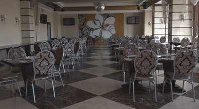Вид на Майдан Незалежності та укриття на глибині чотирьох поверхів: як виглядає приватизований готель "Україна" Вид на Майдан Незалежності та укриття на глибині чотирьох поверхів: як виглядає приватизований готель "Україна"