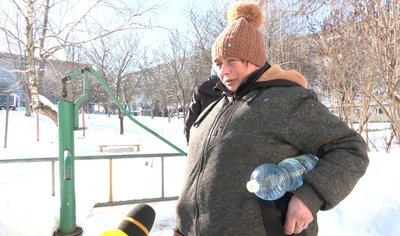 Ольга, донька жительки мікрорайону, яка мешкає на вулиці Енергетична 13 у Великій Березовиці, люди без води, немає води, 10 лютого 2026 року Ольга, донька жительки мікрорайону, яка мешкає на вулиці Енергетична 13 у Великій Березовиці, люди без води, немає води, 10 лютого 2026 року