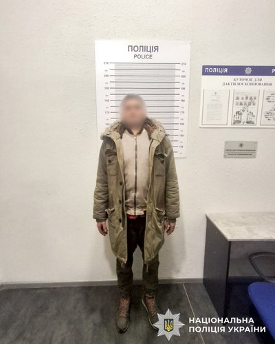 Що вирішив суд щодо чоловіка, який запустив салют у Рівному в річницю повномасштабного втогнення Що вирішив суд щодо чоловіка, який запустив салют у Рівному в річницю повномасштабного втогнення